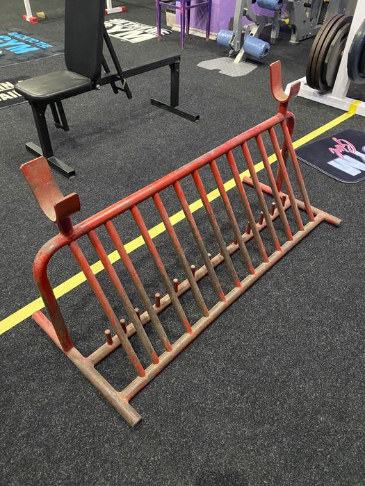 Гантелі, штанги, лави для жима