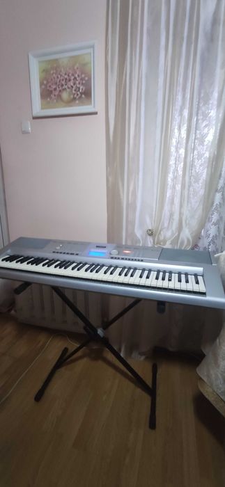 Синтезатор Yamaha DGX-205, 76 клавиш,пюпитр  подставка и чехол, только  ОДЕССА