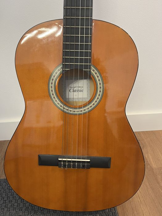 Guitarra classica impecavel!