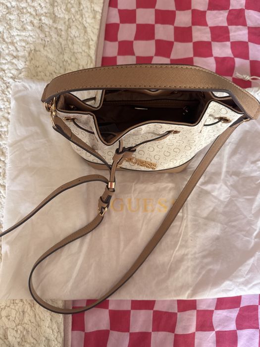 Vendo mala Guess, original, nao e replica