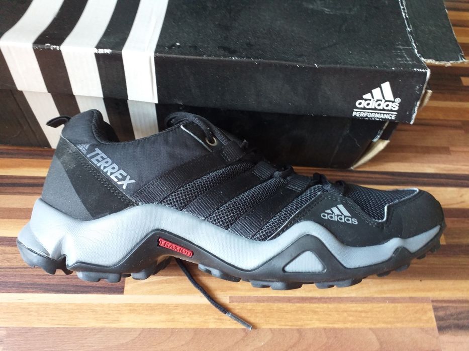 Adidas Terrex 38,5----Oryginał buty młodzieżowe---Czarne,wygodne---Łódż
