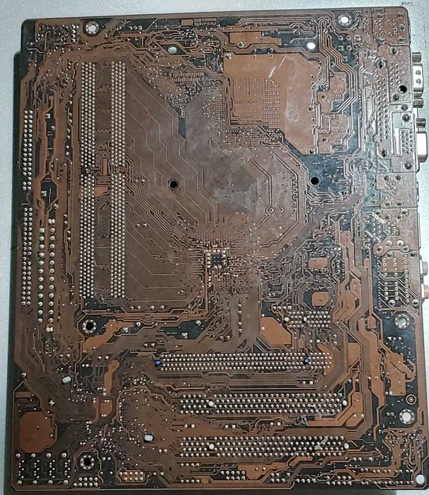 Материнская плата Asus P5KPL-AM на 4-ядра, DDR2 и сокет 775