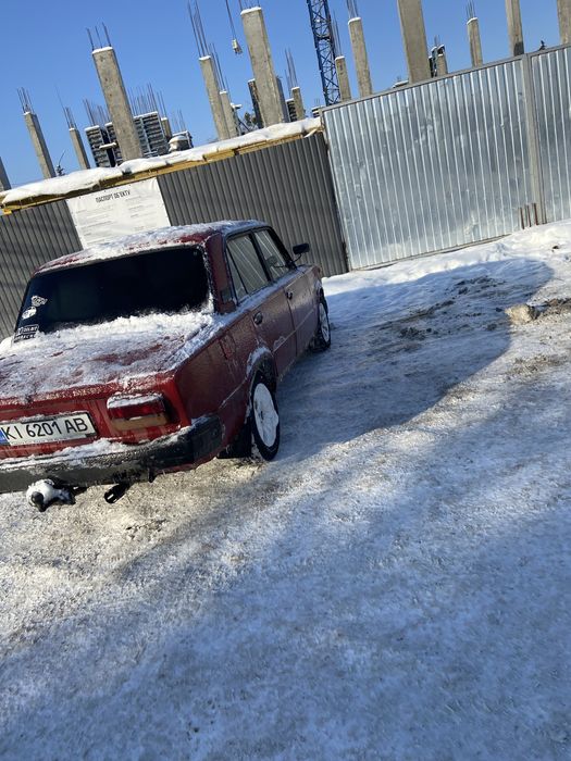 Продам ваз 2103.