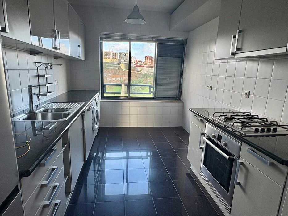 T3 para arrendamento - Condomínio Privado c/ Piscina | Serra Carnaxide