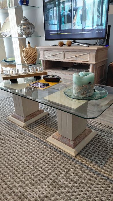 Estante e mesa de mármore