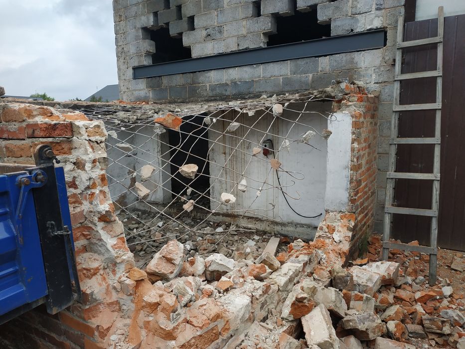 Wywóz gruzu , rozbiórka ścian