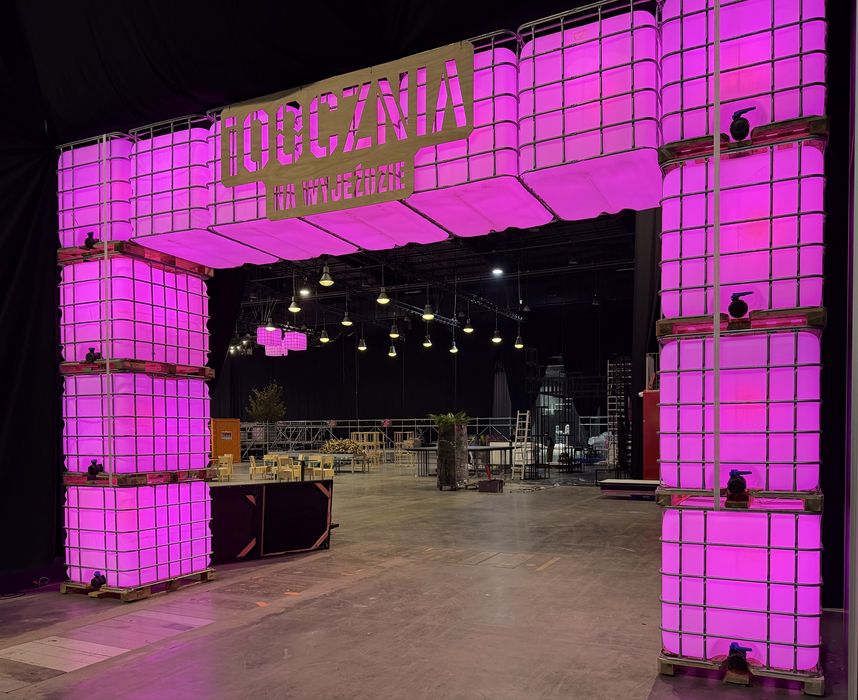 Podswietlane kontenery , świecące zbiorniki mauzer , IBC