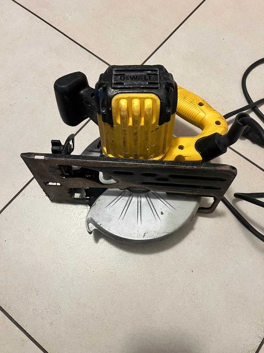 Pilarka tarczowa DeWalt DWE560-QS 184mm 1350W, max 65mm gł. cięcia