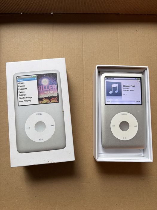 iPod classic 160 GB + etui i kable