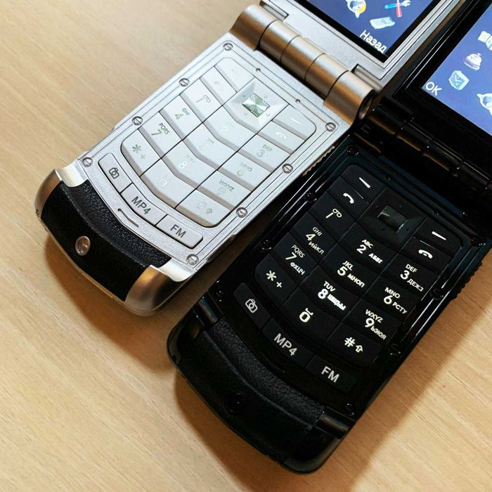 Продам Новий Vertu AYXTA V77! Акція!