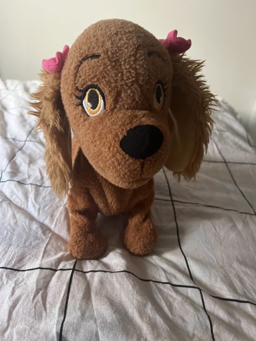 Interaktyny piesek Lucy