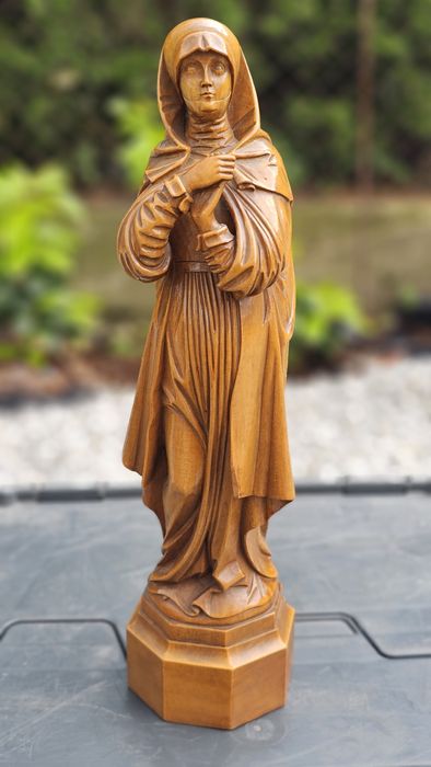 Matka Boska  drewniana piękna figura