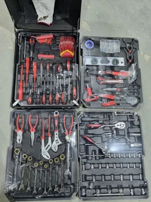 Набір інструментів у валізі VÖGLER GmBh 1000 ел.