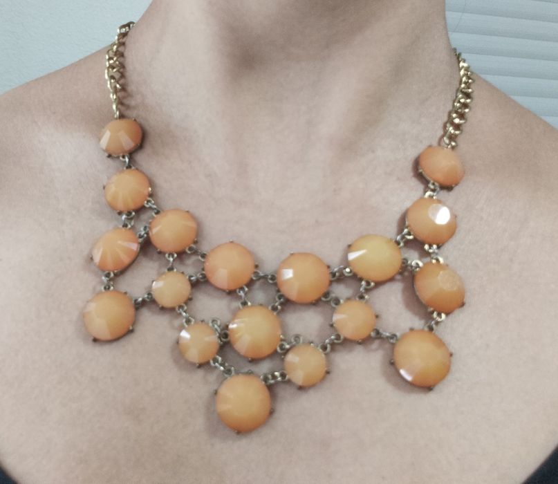 Colar  elegante, como novo