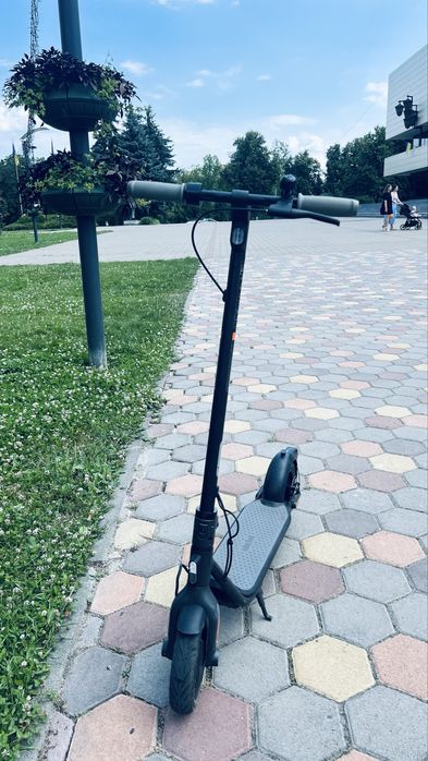 Електросамокат ninebot