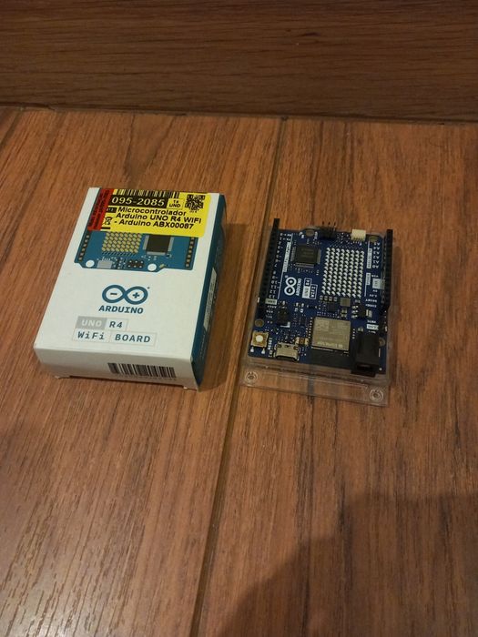 Arduino Uno R4 Wi-Fi *NOVO*