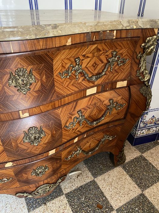 Cómoda Estilo Luís XV