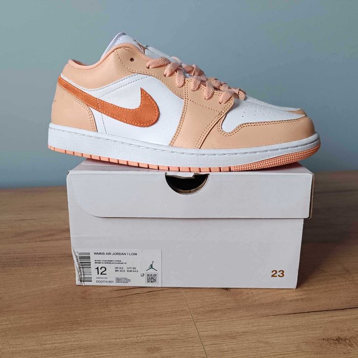 WMNS Air Jordan 1 Low r. 44,5 (29 cm) Sunset Haze/Bright Citrus