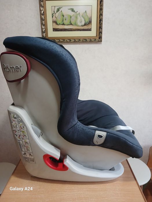 Продам дитяче автокрісла 9-18 кг Romerr