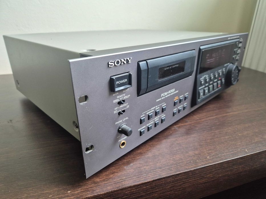 Sony PCM R700 magnetofon cyfrowy DAT - profesjonalny