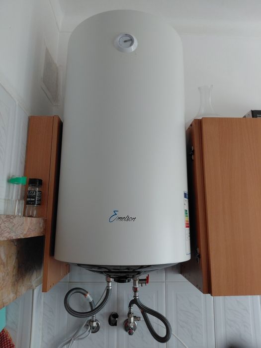 Vendo um termoacumulador  de 100 lt