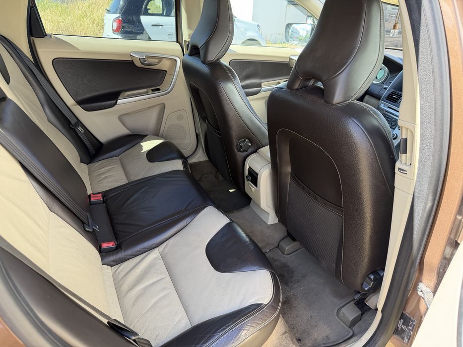 Volvo XC60 2.4 D5 Caixa Automatica 2009 Impecavel..ACEITO TROCA…