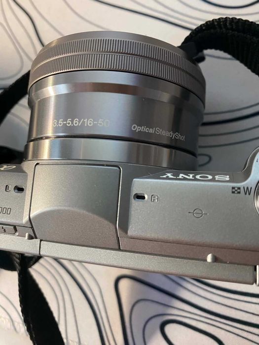 Sony Alpha A5000 + 2 obiektywy Sony + 2 baterie + ładowarka + torba