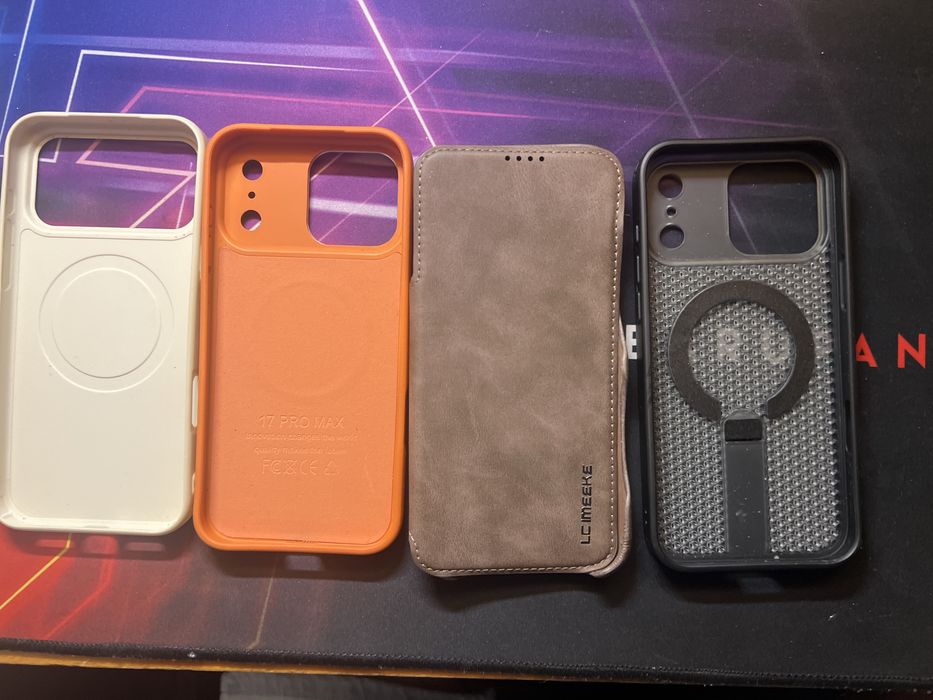 Vendo capas para iPhone 17 pro max  em bom estado