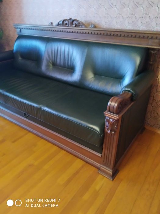 Диван кожаный зелёный элитный натуральный дуб