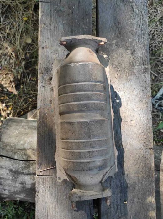 Куплю каталізатори. Продати каталізатор. Скупка каталізаторів.