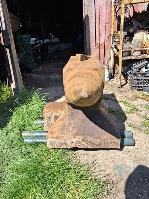 Kowadło kowalskie stare duże 200÷250kg