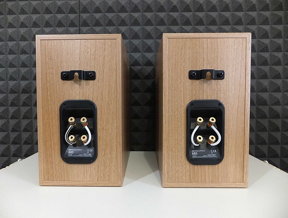 Kolumny głośnikowe monitory B&W BOWERS WILKINS 685