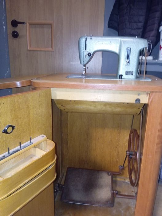 Drzwi ludzki maszyna do szycia