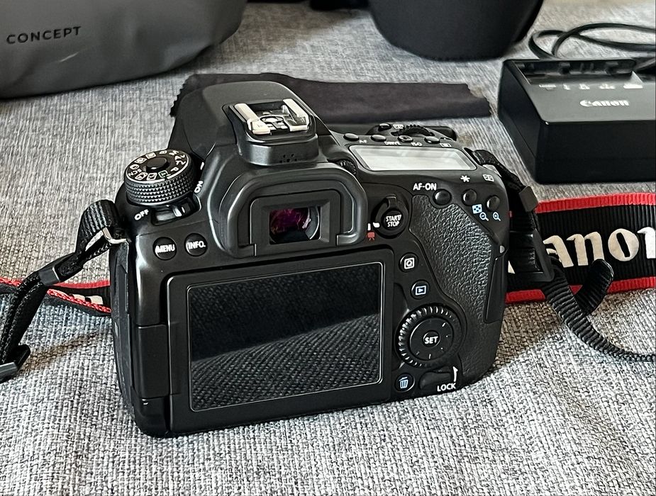 デジタルカメラ Canon EOS 80D + EF 50mm f/1.8 STM デジタルカメラ Canon EOS 80D + EF 50mm f/1.8 STM ASCII.jp：AFが大幅