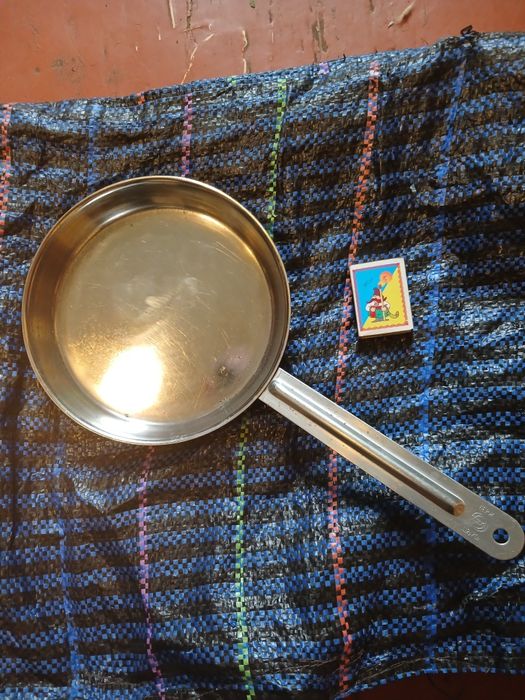 Сковорода,жаровня,из нержавейки.