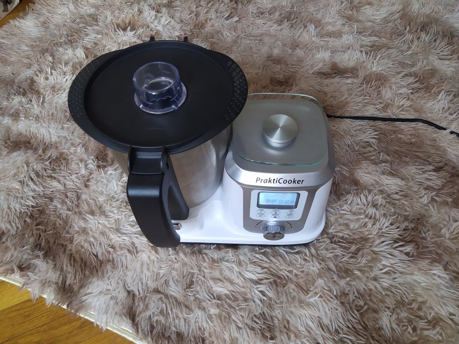 Кухонный робот(kitchen cooking)