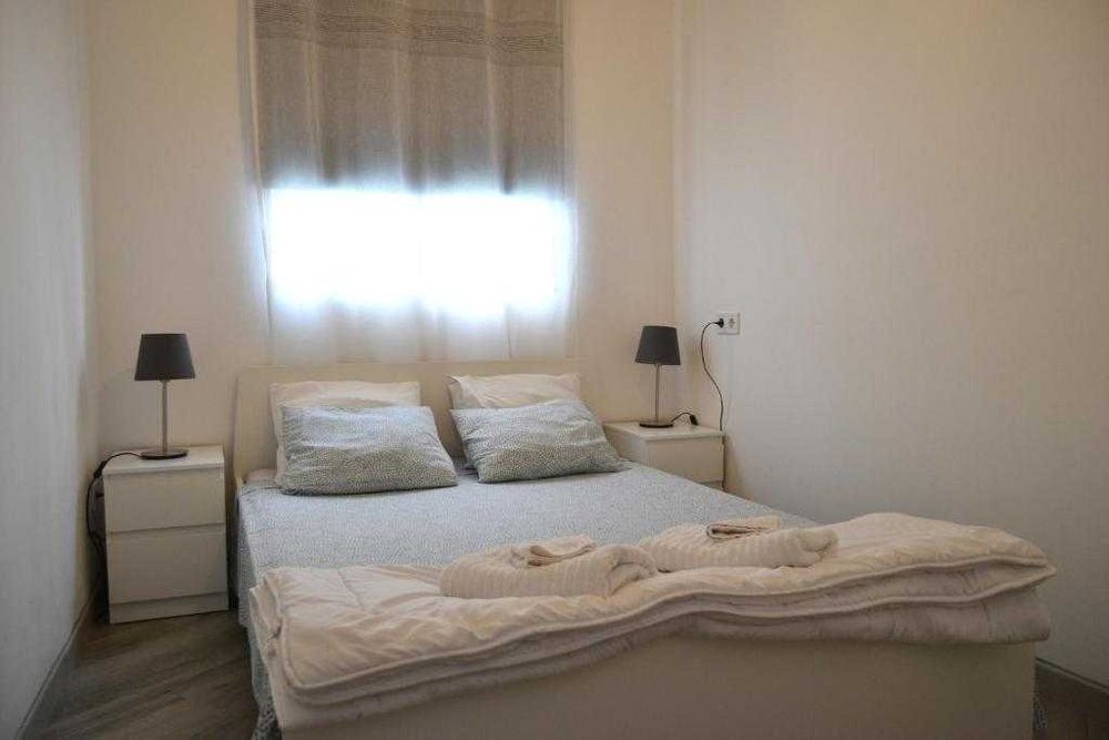 Quartos de casal. Metro Saldanha.Centro Lisboa. Pede CAUÇÃO.