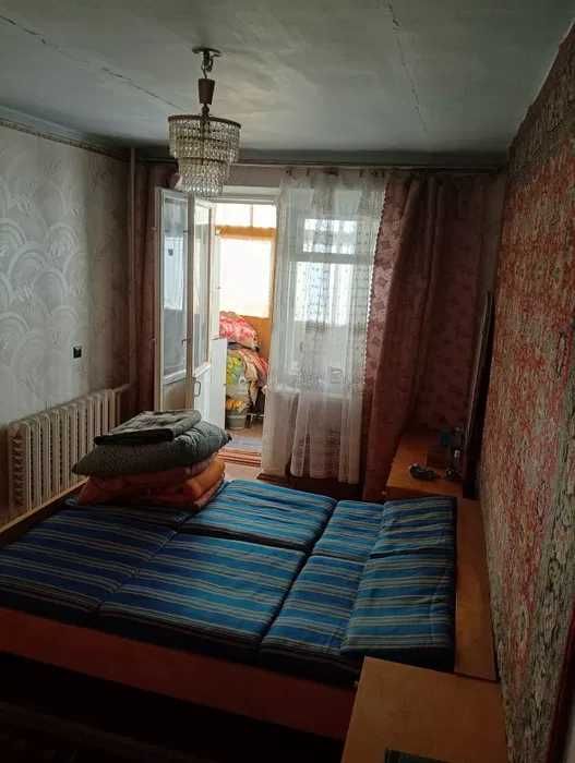 Продажа 4-х комнатной квартиры в центе города.