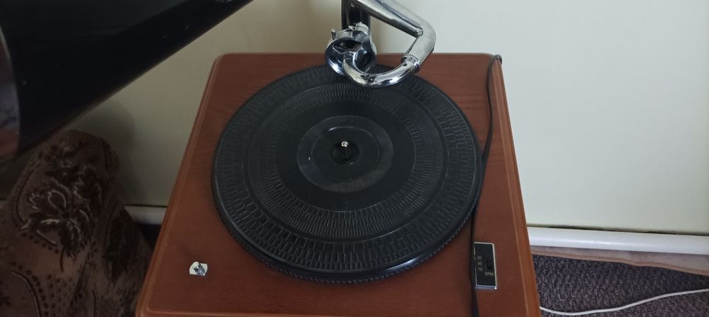 Gramofon retro winyle