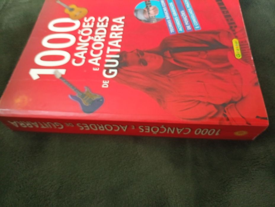 1000 Canções e Acordes de Guitarra- Girassol Edições - 2004	Como novo!