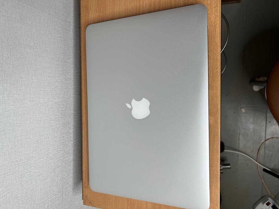 Apple MacBook Air 13’ 2017 MQD32 Intel i5-5350U 8GB 128SSD як новий