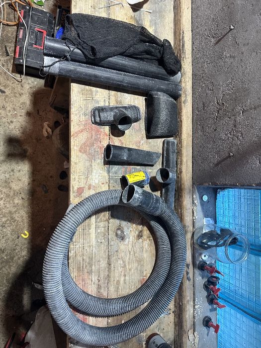 Пилосос DeWALT (750w)