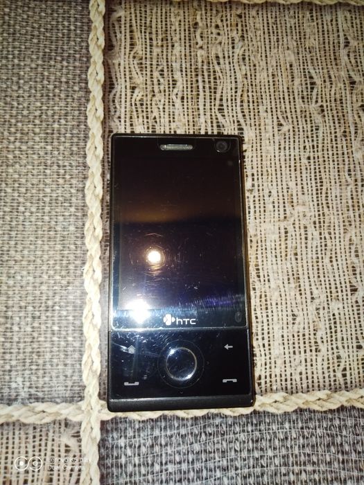 Мобильный телефон HTC P3700