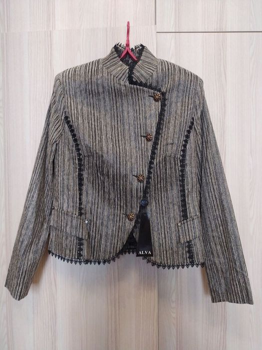 Костюми ALVA р. 50 /48/ піджак, спідниця / дві моделі/