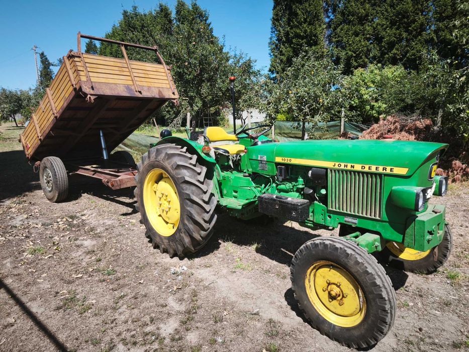 Tractor John Deere + atrelado+ charrua