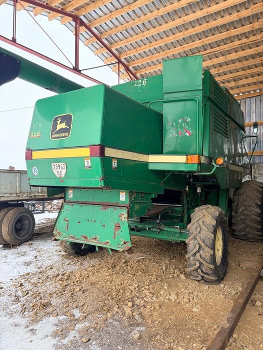 Комбайн зернозбиральний John Deere 9500