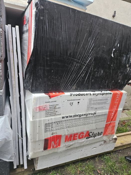Styropian podłoga lub dach. 20 cm grubosci. 1m na 1m . 7 sztuk