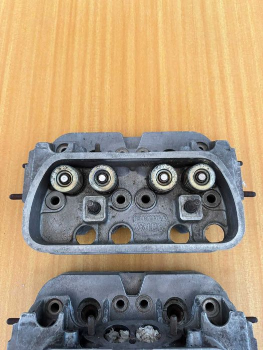 Par de Cabeças de Motor VW Carocha / Pão de Forma – Ref: 113101375A