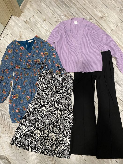 Набір жіночих речей розмір м штани кардиган плаття