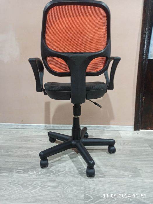 Комп'ютерне крісло